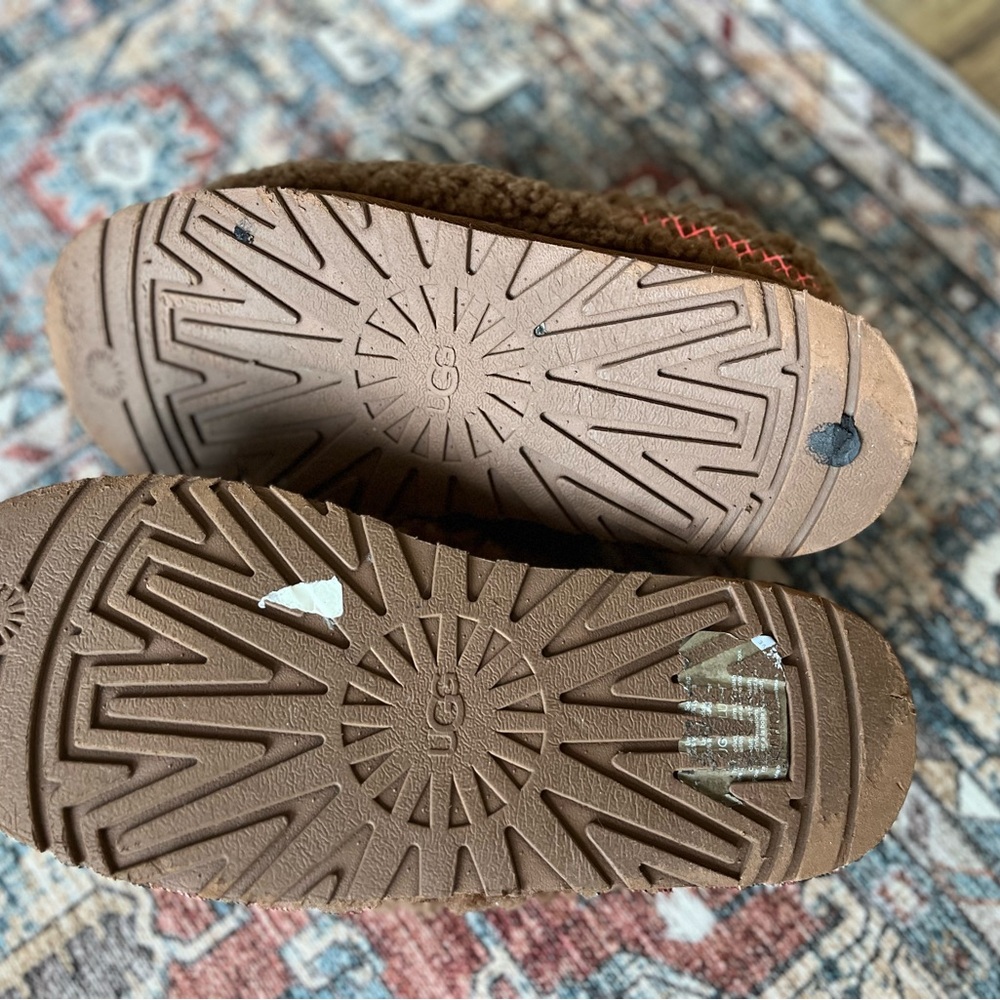 UGG Brown Fuzzy Slip-On Slippers with Pink Pull Tabs - Picture 4 of 5